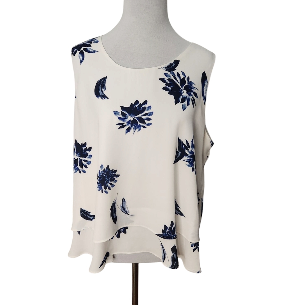Simply Style‎ Breezy Crisp Blue and White Floral Sleeveless Top